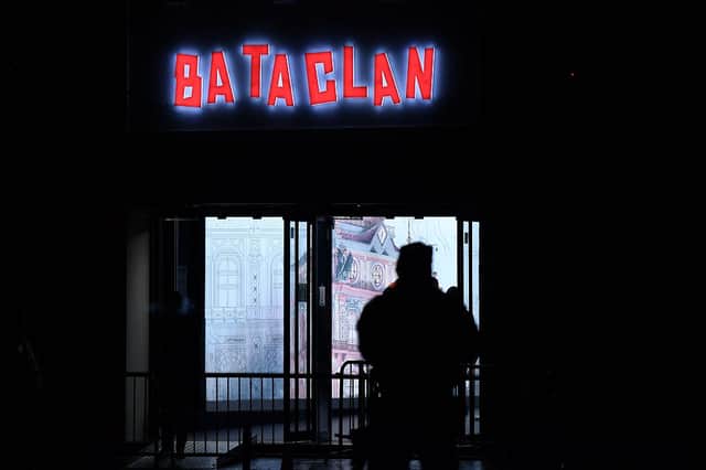 A French policeman stands guard in front of the Bataclan concert hall in Paris (Photo: PHILIPPE LOPEZ/AFP via Getty Images)