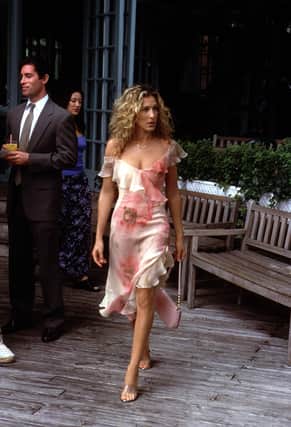 Actress Sarah Jessica Parker Stars As Carrie In The Hbo Comedy Series "Sex And The City" The Third Season.  (Photo By Getty Images)