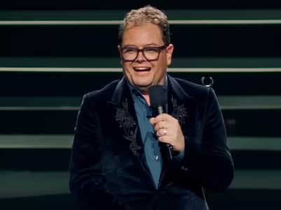 Alan Carr took to the stage to sing Make You Feel My Love (Photo: ITV)
