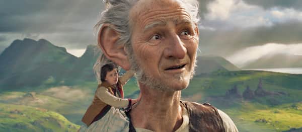 The BFG and Sophie (Picture: Netflix)