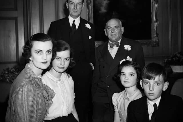 The Duke and Duchess of Argyll with her two children and other family members in 1951 (Picture: Getty Images)
