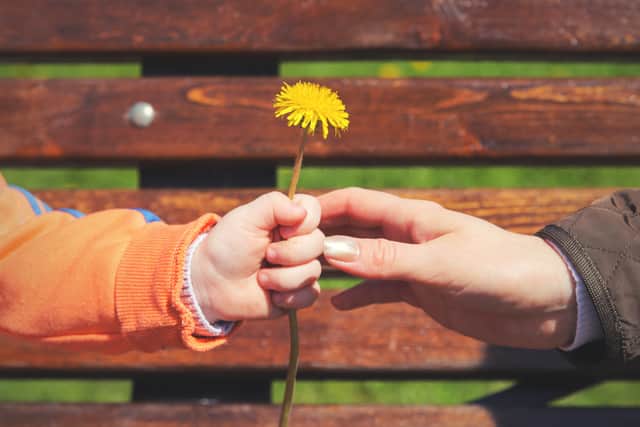 No act of kindness is too small (Photo: Adobe Stock)