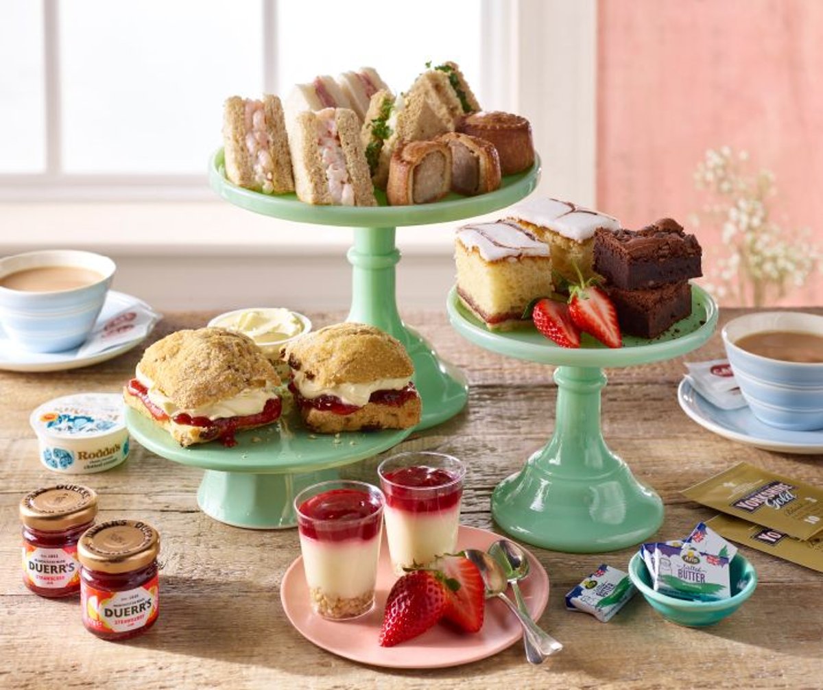 Morrissons £10 afternoon tea box is perfect for mum this Mother's Day