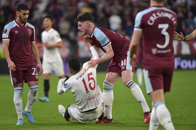 Declan Rice received a yellow card in the Hammers match against Sevilla