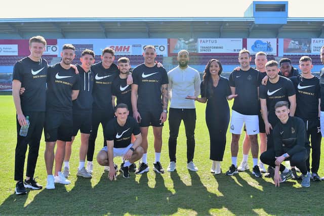 Alex Scott and Ashley Williams with the South Shields squad ahead of their 2-0 win against Stafford Rangers