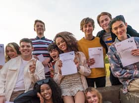 The young cast members of new Netflix series Heartstopper with their scripts (Credit Rob Youngson/Netflix)