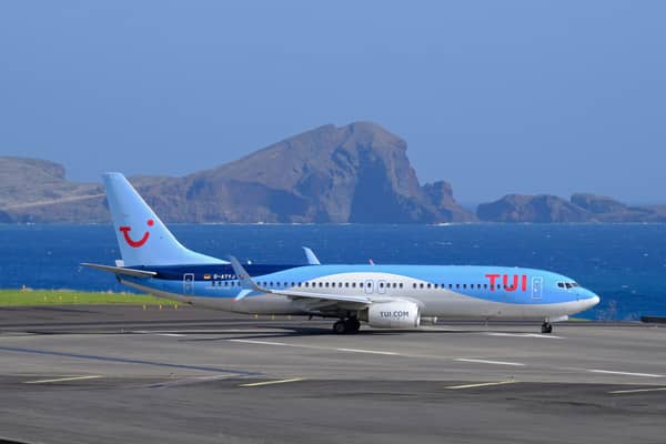 TUI has confirmed that there will be no hot or cold meals on their short and mid-haul flights for the foreseeable future due to “staff shortages”.