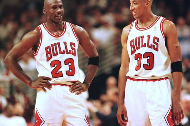 Michael Jordan (L) and Scottie Pippen (R) of the Chicago Bulls (Photo: VINCENT LAFORET/AFP via Getty Images)