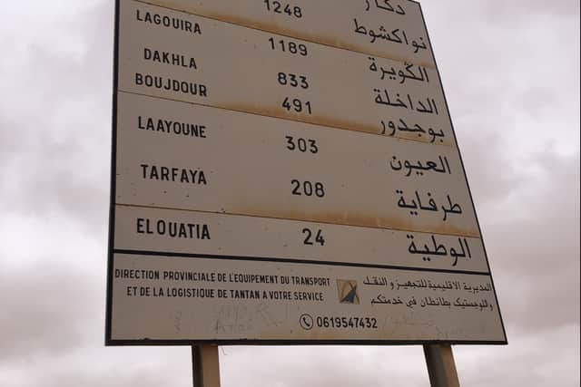 A sign in Morocco informing on the distance to Dakar (Photo: William Montgomery)