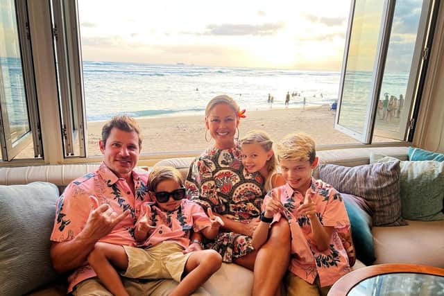 Vanessa and Nick Lachey with their three children in Hawaii - @Vanessalachey - Instagram
