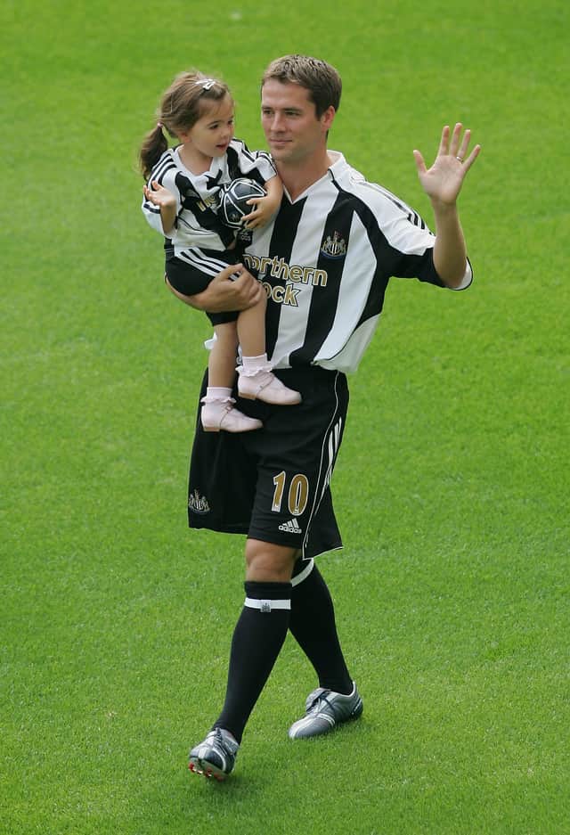 Former Newcastle striker Michael Owen pictured with his daughter Gemma Owen in 2005 (Getty Images)