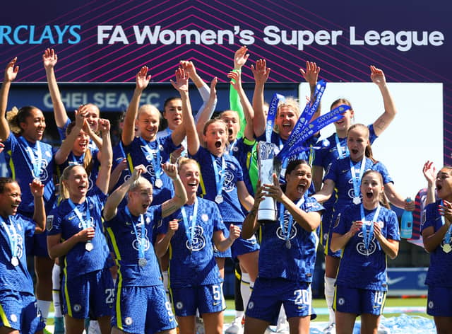 Sam Kerr of Chelsea lifts the  Barclays FA Women’s Super League trophy (Getty Images)