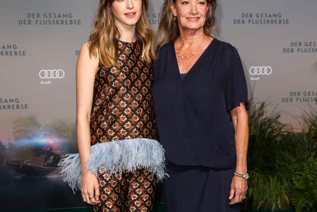 Daisy Edgar-Jones (L) and Elizabeth Gabler attend the “Where The Crawdads Sing” premiere on August 10, 2022 -  in Berlin, Germany. (Photo by Gerald Matzka/Getty Images)