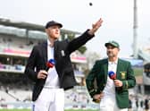 Ben Stokes (l) and Dean Elgar in coin toss ahead of Test Series