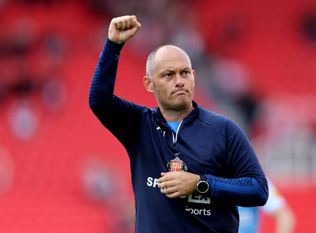 <p>STOKE ON TRENT, ENGLAND - AUGUST 20: Sunderland manager Alex Neil celebrates his teams victory at the final whistle after the Sky Bet Championship between Stoke City and Sunderland at Bet365 Stadium on August 20, 2022 in Stoke on Trent, England. (Photo by Clive Brunskill/Getty Images)</p>