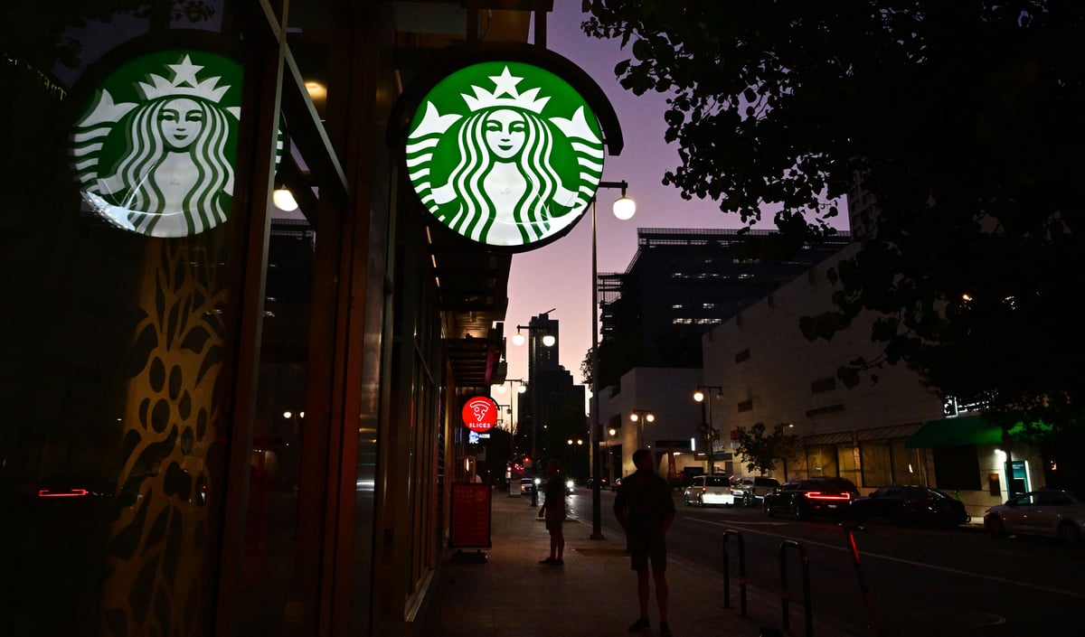 Starbucks: is coffee chain going cashless in the UK?