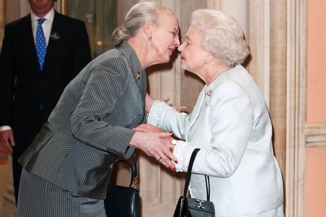  Queen Elizabeth II and Queen Margarethe II of Denmark in 2012 (Getty Images)
