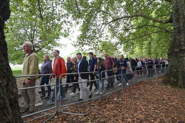 Members of the public queue to get to Buckingham Palace (Pic: Getty Images)