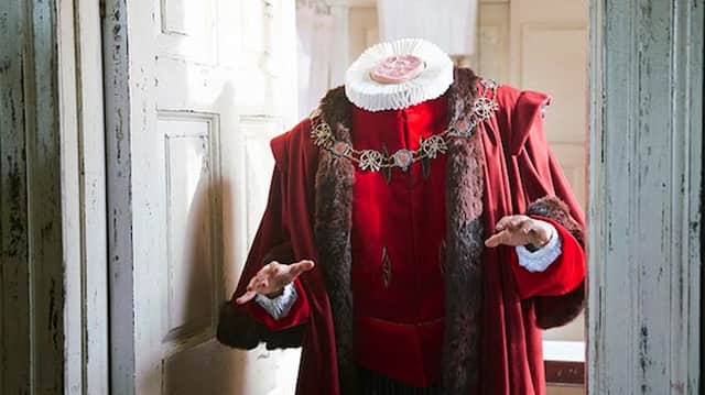 Humphrey’s body, wearing red Tudor clothes and a ruff (Credit: BBC)