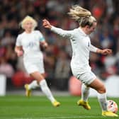 Lauren Hemp scores for England against USA on October 2022