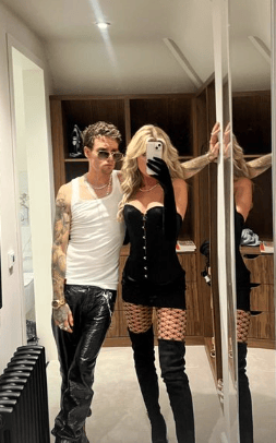 Liam Payne and Kate Cassidy dressed up as Pam and Tommy