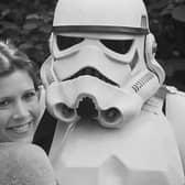 Carrie Fisher poses with a Stormtrooper in 1980 (Photo: Getty Images)