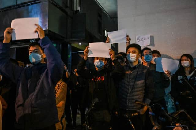 People show blank papers as a way to protest (Photo: Getty Images)