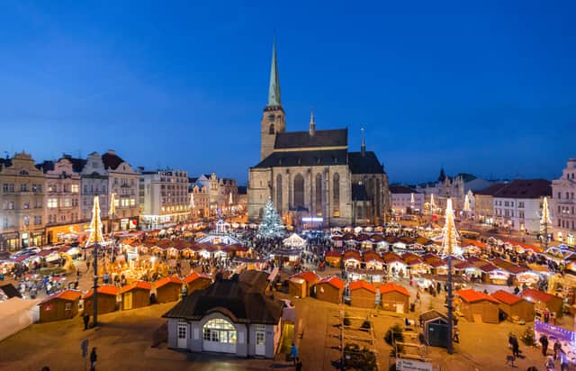 Pilsen’s Christmas market with St. Bartholomew’s Cathedral (Photo: Visit Czech Republic)