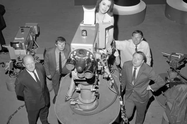Robert Robinson, Bill Oddie, Lynda Baron, Leonard Rossiter and John Bird in 1965