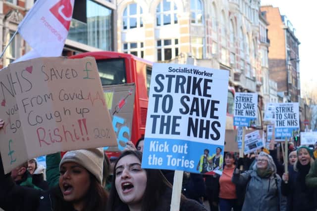 Hundreds of striking nurses braved the cold this afternoon as they marched on Downing Street to “save the NHS”. Credit: Claudia Marquis / LondonWorld