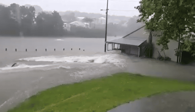 Severe flooding has hit Auckland, New Zealand after torrential rain hit the country’s biggest city. (Credit: Collect)