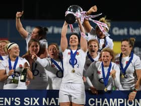 Sarah Hunter and the Red Roses celebrate the Six Nations Grand Slam in 2017