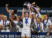 Sarah Hunter and the Red Roses celebrate the Six Nations Grand Slam in 2017