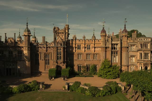 Netflix certainly wanted to highlight the ridiculous wealth Phoebe comes from - what better way than to use Knebworth House as a country manor? (Credit: TUDUM)