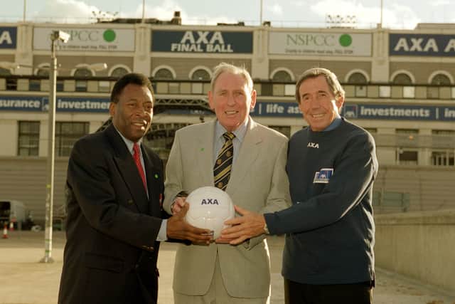 Kenneth Wolstenholme pictured alongside Pele and Gordon Banks. (Getty Images)