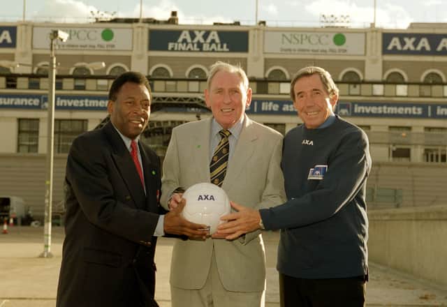 Kenneth Wolstenholme pictured alongside Pele and Gordon Banks. (Getty Images)