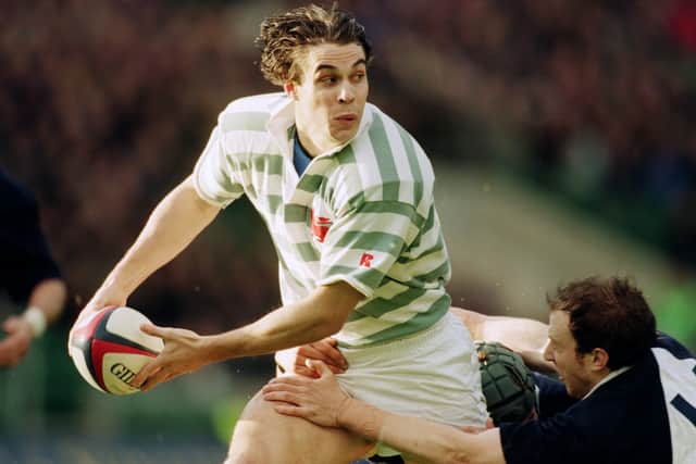 Adam Bidwell of Cambridge runs with the ball during The Varsity Match 1999 against Oxford played at Twickenham, in London. Oxford won the match 16-13. \ Mandatory Credit: Andrew Redington /Allsport)