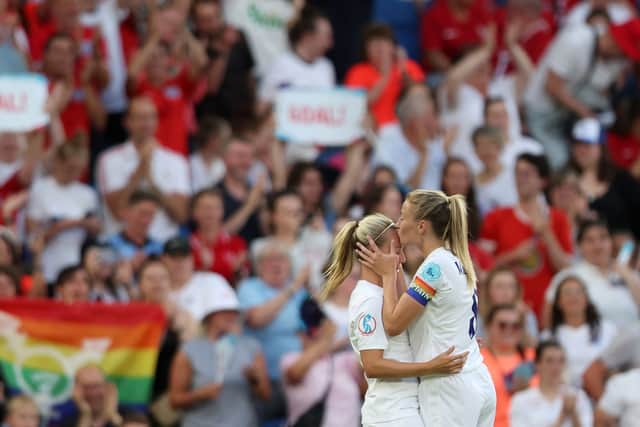 Beth Mead and Leah Williamson celebrate victory in Euros 2022