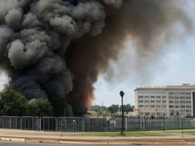 An AI-generated image that shows a plume of smoke next to a Pentagon building. Note that the 'photo' is not real (Image: Unknown)