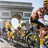 Cyclists in the Tour de France 2022