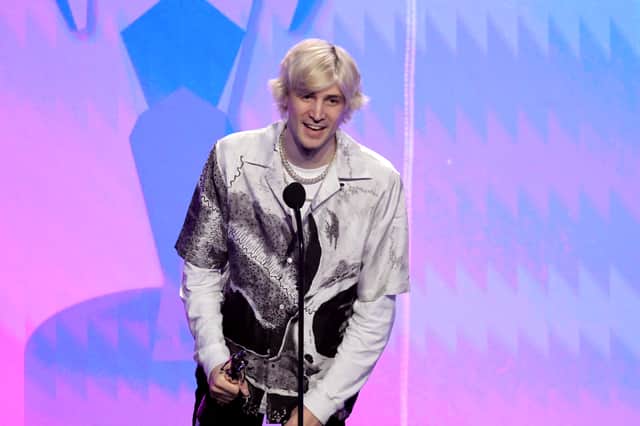 xQc onstage during the 2022 YouTube Streamy Awards (Photo: Amy Sussman/Getty Images)