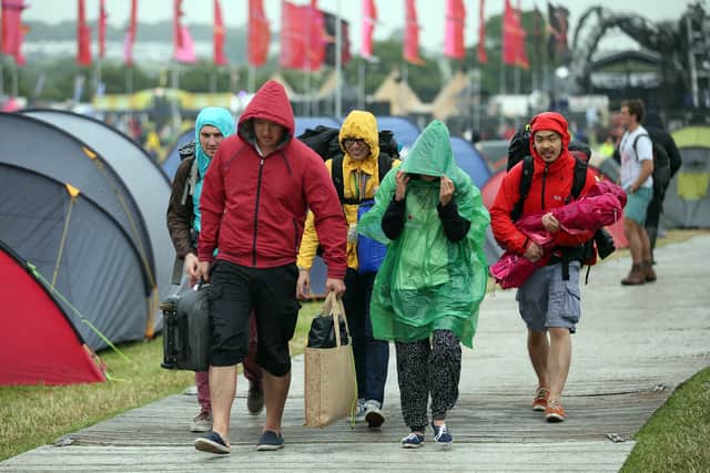 Heavy showers and thunder to dampen Glastonbury ahead of 30C weekend. (Photo: Getty Images) 