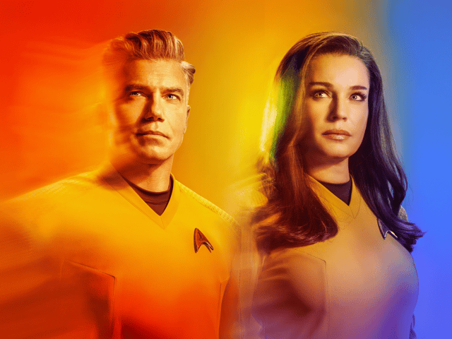 Anson Mount as Captain Christopher Pike and Rebecca Romijn as First Officer Una Chin-Riley in Star Trek: Strange New Worlds (Credit: Paramount+)