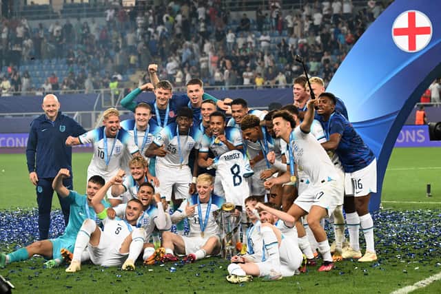 Lee Carsley celebrates with his England team as they lift the Under-21 European Championship. (Getty Images)