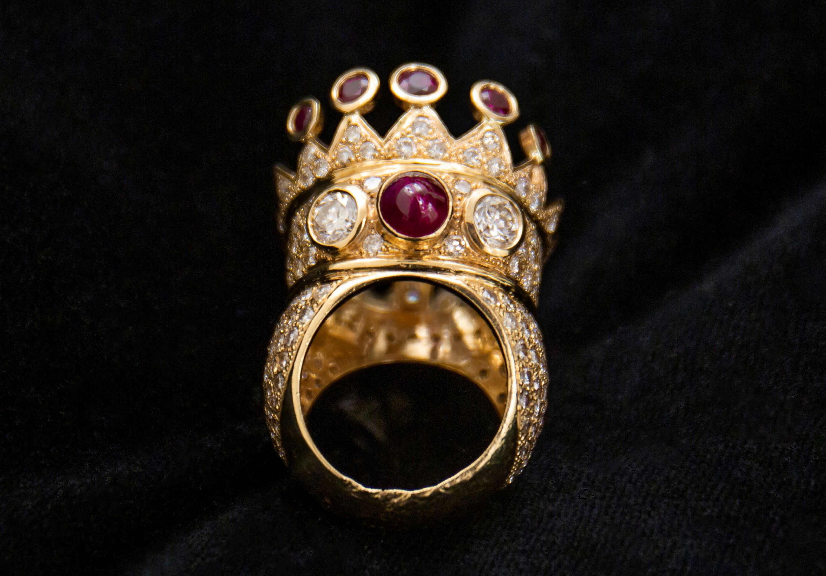 Watch: Gold Tupac ring on sale for nearly £250k - Jewellry designed by rap legend will go up for auction this week