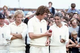  England captain Mike Brearley (r) shares a joke with Bob Willis (c) as Geoffrey Boycott (l) and David Gower look on after England had beaten Australia in the 5th Cornhill Test Match to regain the Ashes at Old Trafford on August 17, 1981 in Manchester, England. (Photo by Adrian Murrell/Allsport/Getty Images/Hulton Archive)