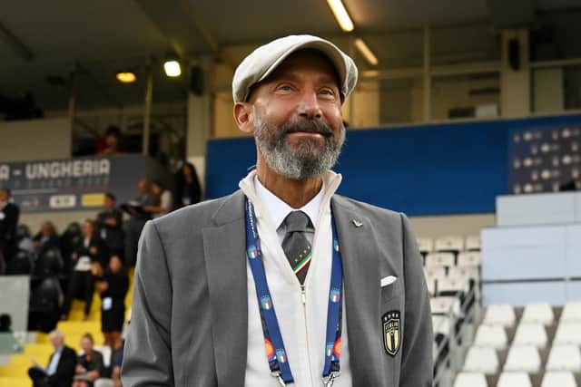 Gianluca Vialli was signed to play alongside Roberto Baggio. (Getty Images)