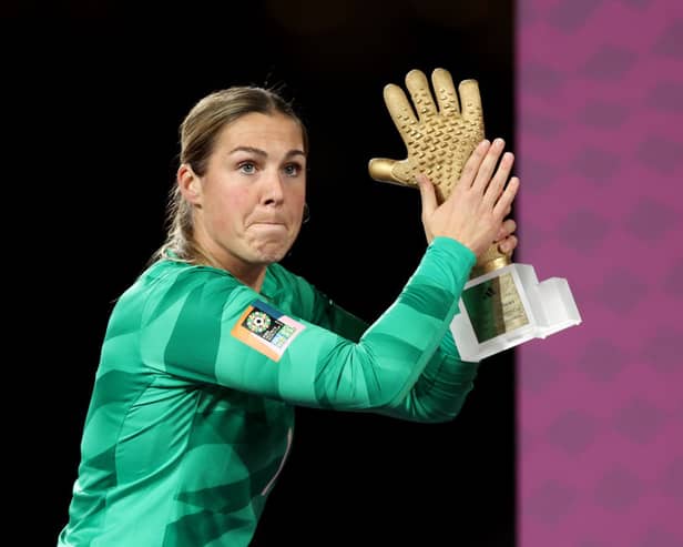 Mary Earps receives the Golden Glove Award at Women’s World Cup