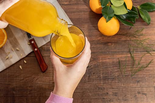 Drinking a glass of orange juice everyday can reduce the risk of high blood pressure, it has been found. 