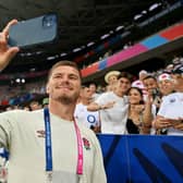 NICE, FRANCE - SEPTEMBER 17: Owen Farrell poses for a photo with fans of England prior to the Rugby World Cup France 2023 match between England and Japan at Stade de Nice on September 17, 2023 in Nice, France. (Photo by Dan Mullan/Getty Images)